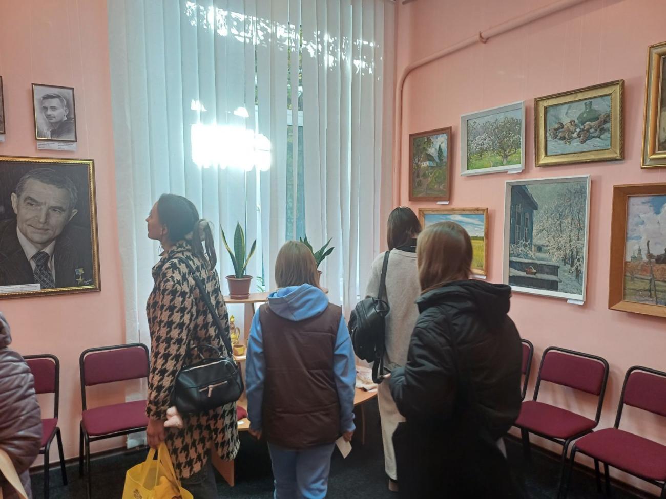 День художника Виставка місцевих миргородських керамістів