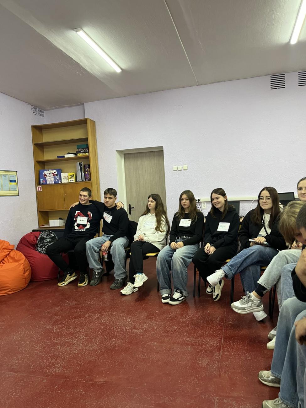 Тема "Розвиток навичок комунікації"