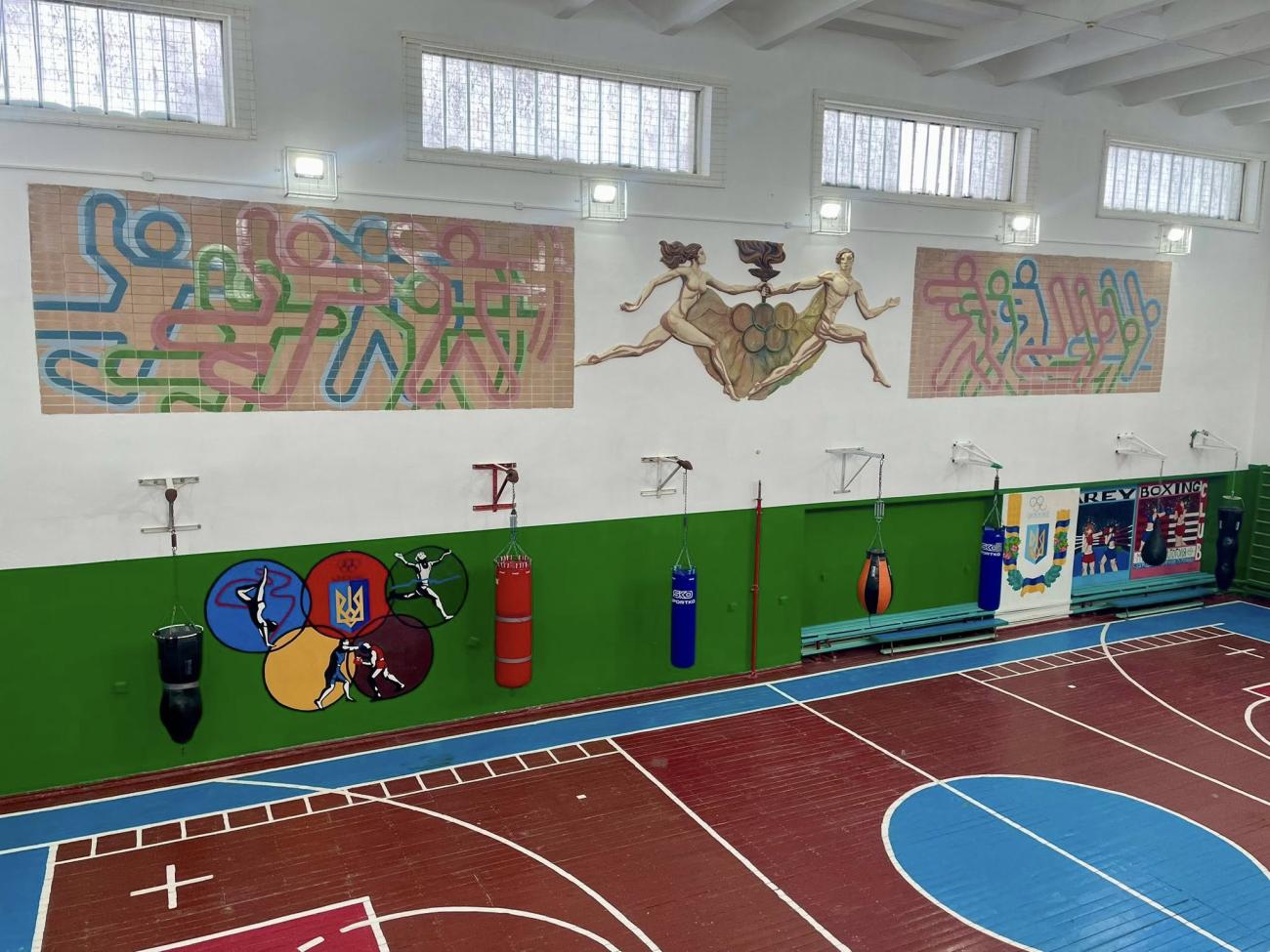 ОНОВЛЕНА СПОРТИВНА ЗАЛА