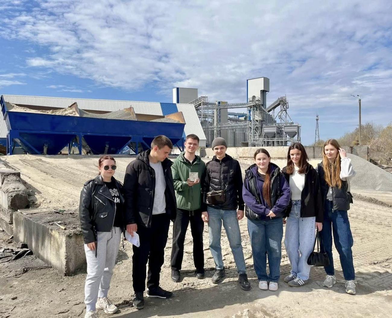 Студенти IV курсу спеціальності 161 «Хімічні технології та інженерія»